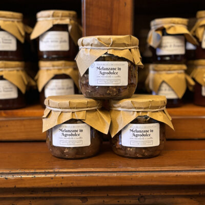 Melanzane in agrodolce con mandorle e uvetta