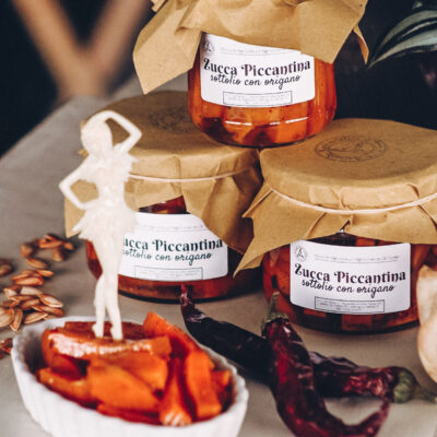 Zucca piccantina sott'olio con origano